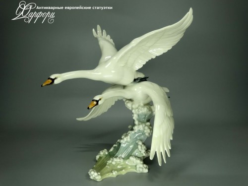 Купить фарфоровые статуэтки Hutschenreuther, Летящие лебеди, Германия